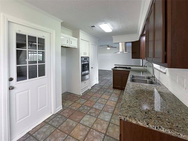 5108 Halbert Dr, House other with 3 bedrooms, 2 bathrooms and 2 parking in Pearland TX | Image 13