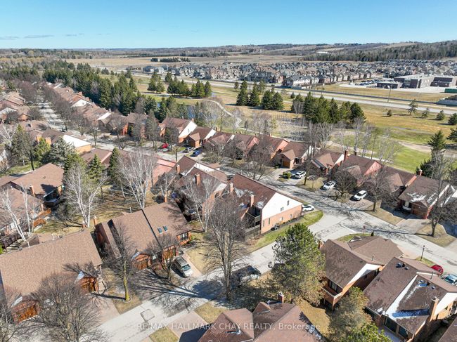 61 Green Briar Rd, Condo with 3 bedrooms, 3 bathrooms and 1 parking in Alliston ON | Image 37