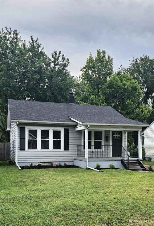 2201 Fernwood St, Middletown, OH, 45044-7030 | Card Image