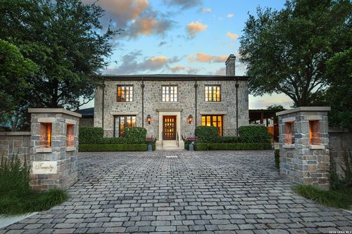 20 Thornhurst, San Antonio, TX, 78218-6033 | Card Image