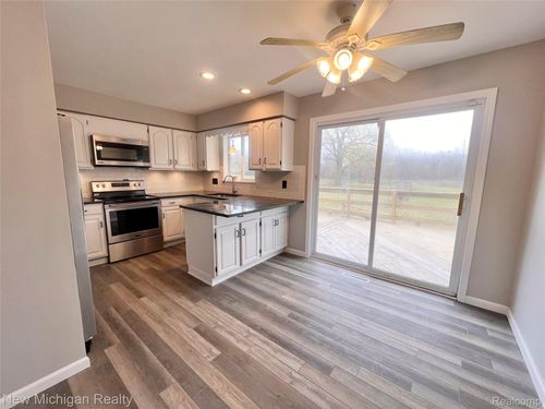 8390 Webster Rd, Clio, MI, 48420-8520 | Card Image