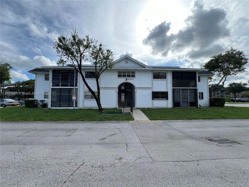 apt-202-18935 Nw 62nd Ave, Hialeah, FL, 33015-5054 | Card Image