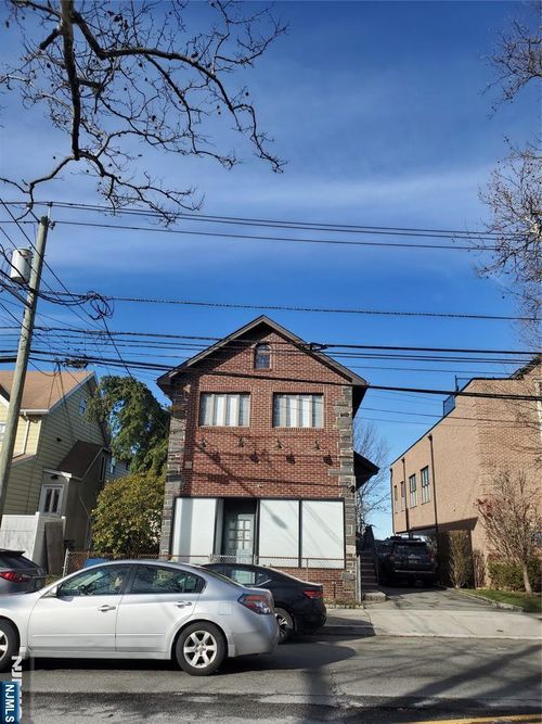 611 Bergen Blvd, Ridgefield, NJ, 07657-2008 | Card Image