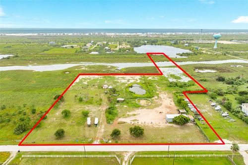 12123 Ostermeyer Rd, Galveston, TX, 77554-8760 | Card Image