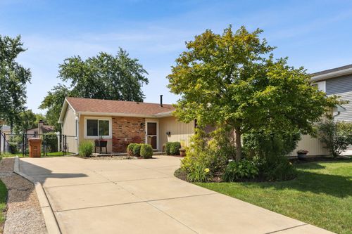 43 W Wrightwood Ave, Glendale Heights, IL, 60139-2485 | Card Image