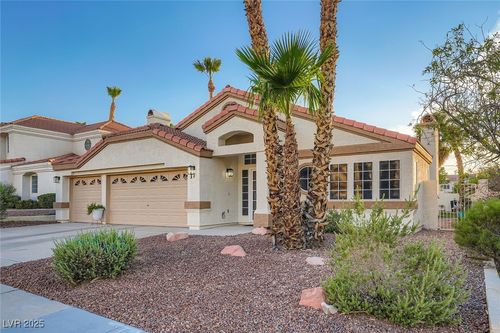 17 Sandwedge Dr, Henderson, NV, 89074-1715 | Card Image