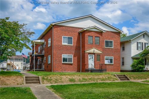 211 4th Avenue, South Charleston, WV, 25303 | Card Image