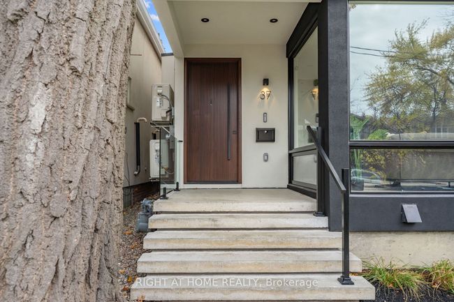 37 Kenilworth Ave, House other with 4 bedrooms, 6 bathrooms and 1 parking in Toronto ON | Image 6