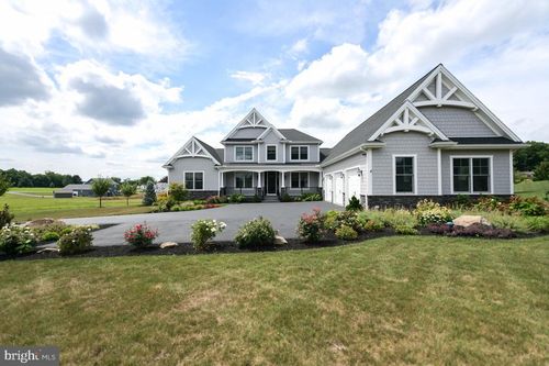 7091 Schoolhouse Rd, HERSHEY, PA, 17033-9220 | Card Image
