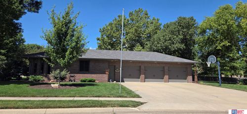 125 Regency Dr, Beatrice, NE, 68310-5334 | Card Image