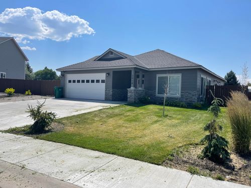 3918 Birddog Drive, Klamath Falls, OR, 97603 | Card Image