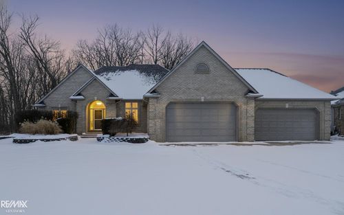 48498 Beacon Square Dr, Macomb, MI, 48044-1439 | Card Image