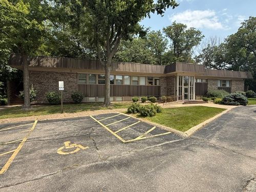 3000 41st St, Moline, IL, 61265-7859 | Card Image