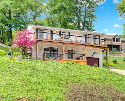 121 W Mohawk Dr, Malvern, OH, 44644-9614 | Card Image