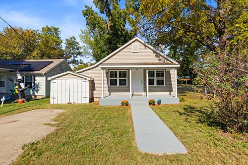 105 E 3rd St, Diamond, MO, 64840-7201 | Card Image