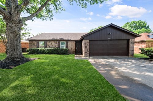 4204 Maple Springs Drive, Arlington, TX, 76001 | Card Image