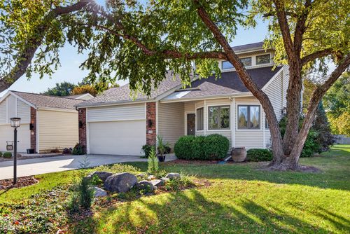 5928 Vista Drive, West Des Moines, IA, 50266 | Card Image