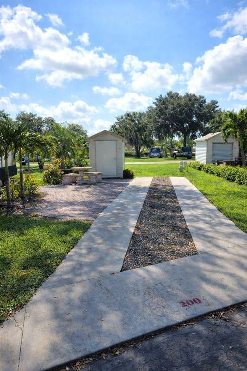 200-2938 Par Dr, BOWLING GREEN, FL, 33834-6011 | Card Image