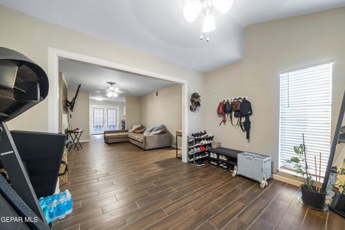 apt-151-1644 Lomaland Dr, El Paso, TX, 79935-3822 | Card Image