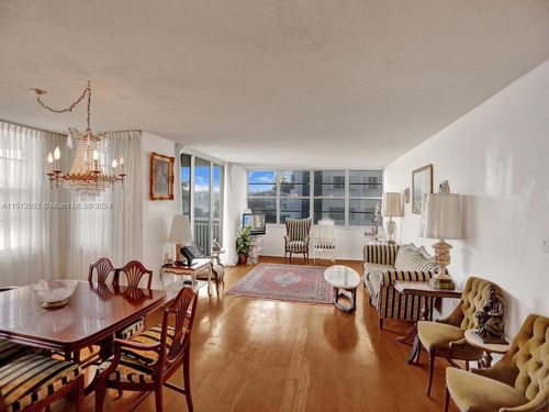 apt-304-18051 Biscayne Blvd, Aventura, FL, 33160-2507 | Card Image