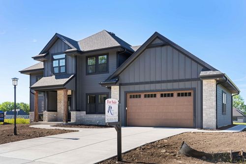 N66W21075 Sweet Clover Drive, Menomonee Falls, WI, 53051 | Card Image