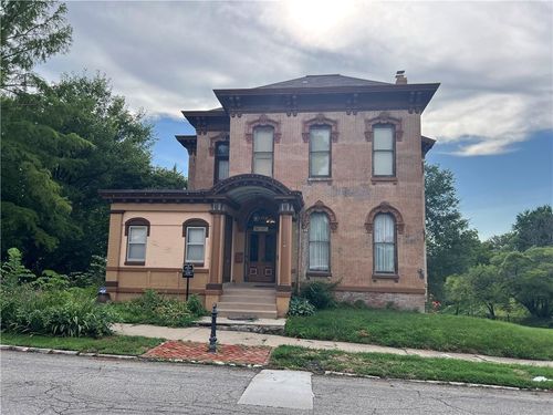 402 S 12th St, Saint Joseph, MO, 64501-2843 | Card Image