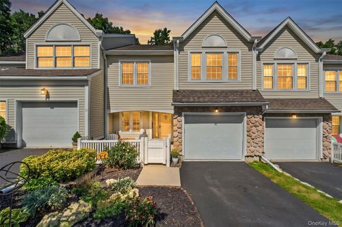 6 N Cambridge Ct, Fishkill, NY, 12524-1528 | Card Image