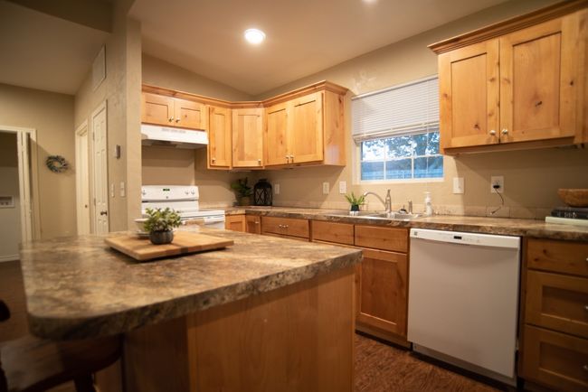 1118 E Goode St, House other with 4 bedrooms, 3 bathrooms and null parking in Quitman TX | Image 4