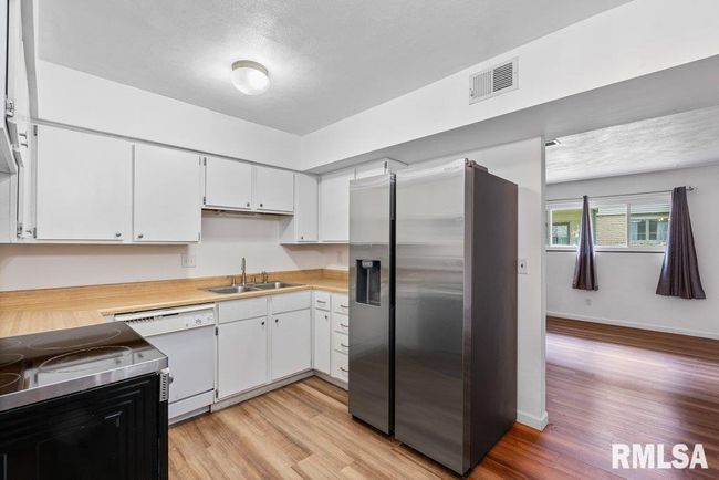 APT-4 - 3069 4 Th St, Condo with 2 bedrooms, 1 bathrooms and null parking in Moline IL | Image 7
