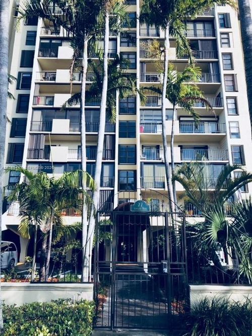2e-77 Crandon Blvd, Key Biscayne, FL, 33149-1452 | Card Image