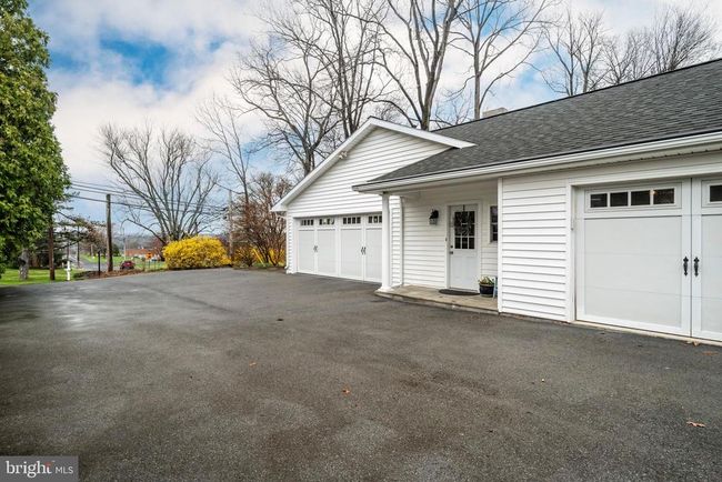 3850 S Hillview Rd, House other with 4 bedrooms, 3 bathrooms and null parking in Allentown PA | Image 47
