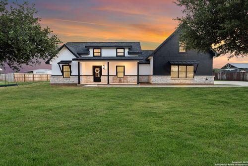 140 W Tree Farm Dr, Lytle, TX, 78052-3984 | Card Image