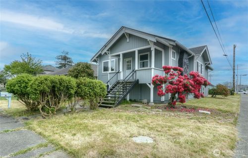 621 W 2nd St, Aberdeen, WA, 98520-4904 | Card Image