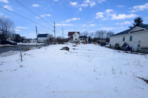 24 King St, Smiths Falls, ON, K7A3C9 | Card Image