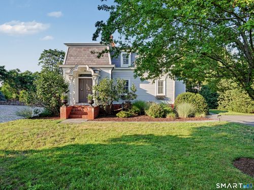 38 W Morgan Ave, Fairfield, CT, 06824-6043 | Card Image