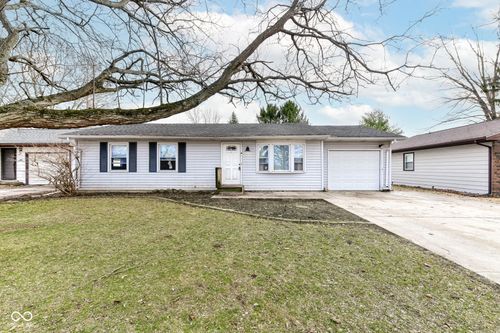 329 E Lincoln St, Greentown, IN, 46936-1555 | Card Image
