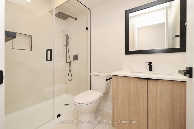 1048 Roosevelt Rd, House attached with 5 bedrooms, 6 bathrooms and 2 parking in Mississauga ON | Image 38
