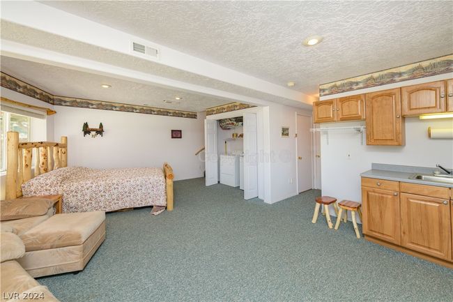 Basement bedroom | Image 27