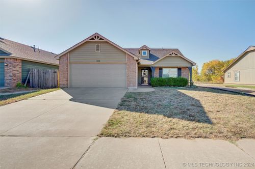 118 W 46th Street, Sand Springs, OK, 74063 | Card Image