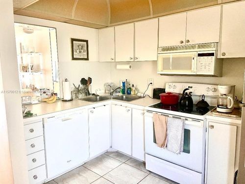 apt-101-465 Paradise Isle Blvd, Hallandale Beach, FL, 33009-5855 | Card Image