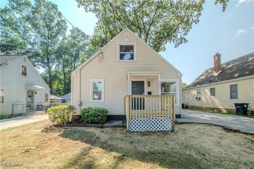 382 Larkin Ave, Akron, OH, 44305-3741 | Card Image