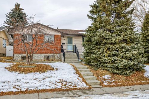 5228 44 Ave Nw, Calgary, AB, T3A0L8 | Card Image