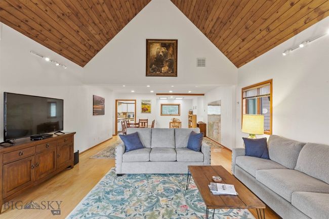 Main House Living Room | Image 8