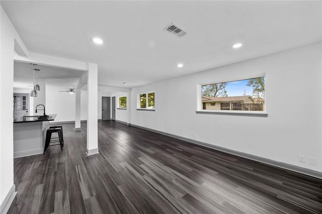 702 Pennington St, House other with 3 bedrooms, 2 bathrooms and 2 parking in Houston TX | Image 14