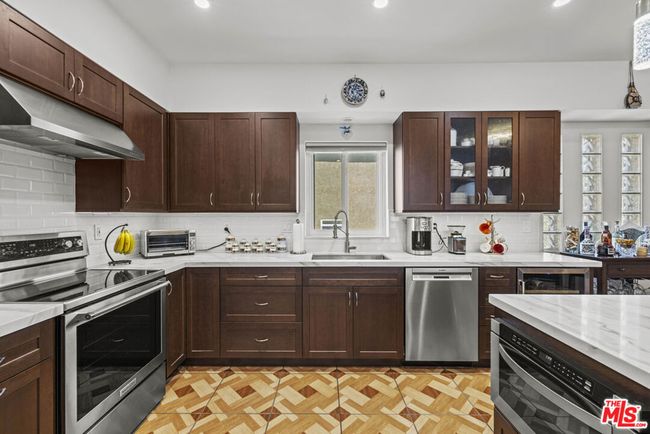 21615 Wo He Lo Trl, House other with 3 bedrooms, 4 bathrooms and null parking in Chatsworth CA | Image 16