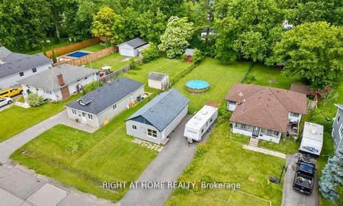 208 Bayview Ave, Keswick, ON, L4P2T2 | Card Image