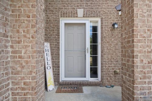 17163 Theresa Ln, New Boston, MI, 48164-8809 | Card Image