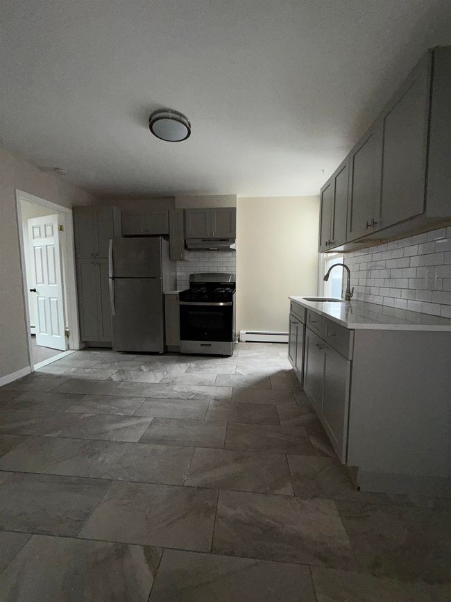APT-2R - 970 Broadway, House other with 2 bedrooms, 2 bathrooms and null parking in Bayonne NJ | Image 6