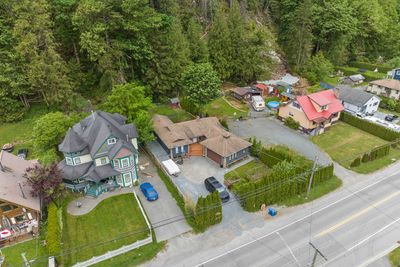 858 Hot Springs Rd, House other with 3 bedrooms, 2 bathrooms and 5 parking in Harrison Hot Springs BC | Image 2