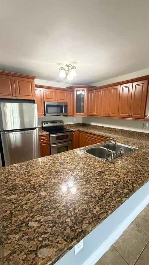 126-6980 Nw 186th St, Hialeah, FL, 33015 | Card Image